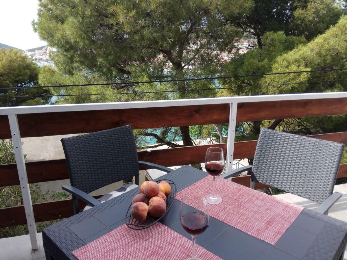 Apartman Slava Tisno Exterior photo